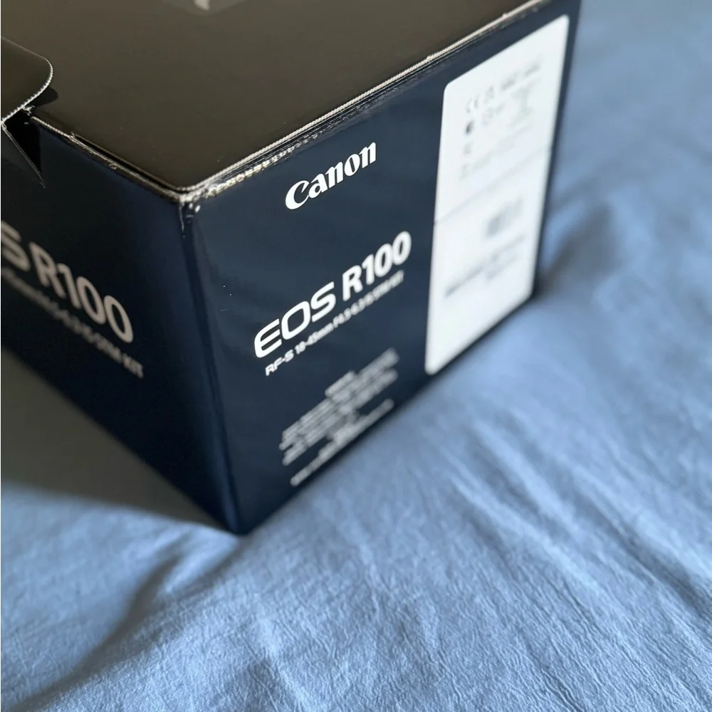 Canon EOS R100 RF-S 18-45mm F4.5-6.3 IS STM KIT